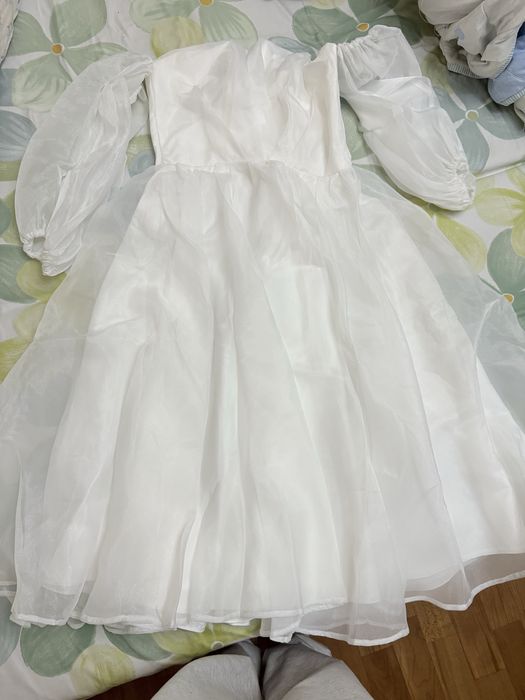 Вечерние платье,белые