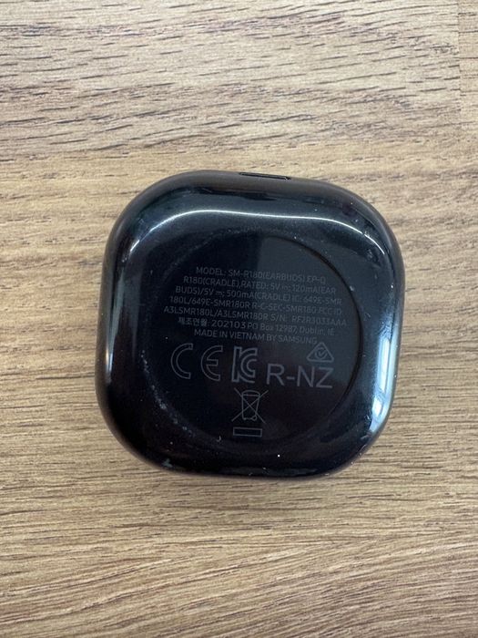 Casti bluetooth Samsung Galaxy Buds Live