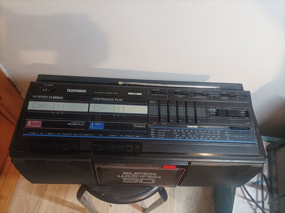 Vând telefunken defect