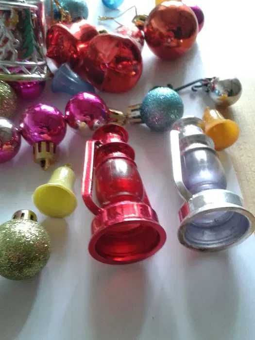 Ornamente-Decoratii de brad anii 80 - 90 se vand doar ca lot