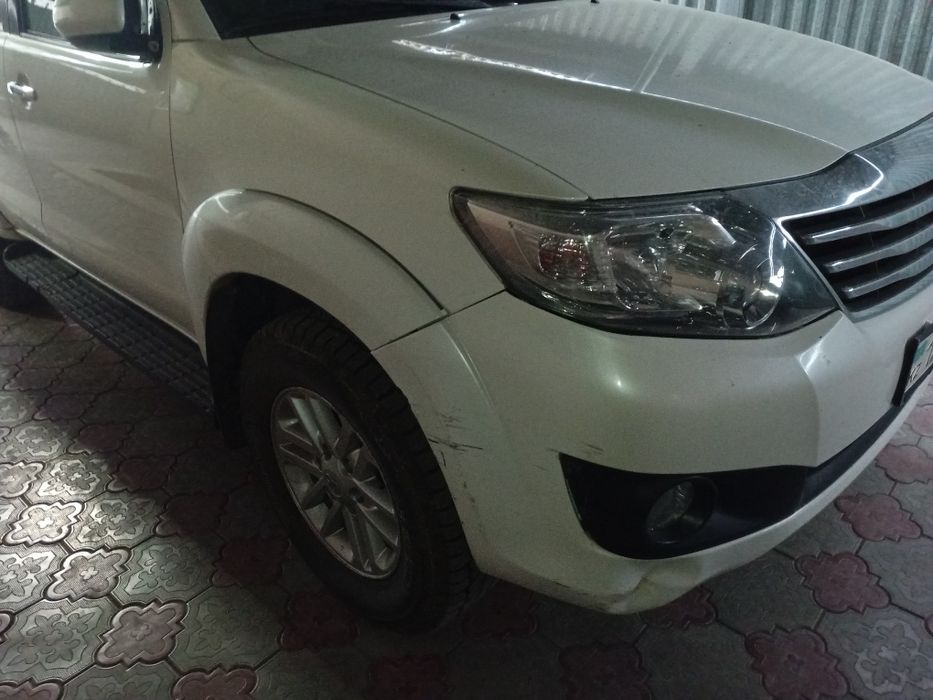 Автомабиль тойота