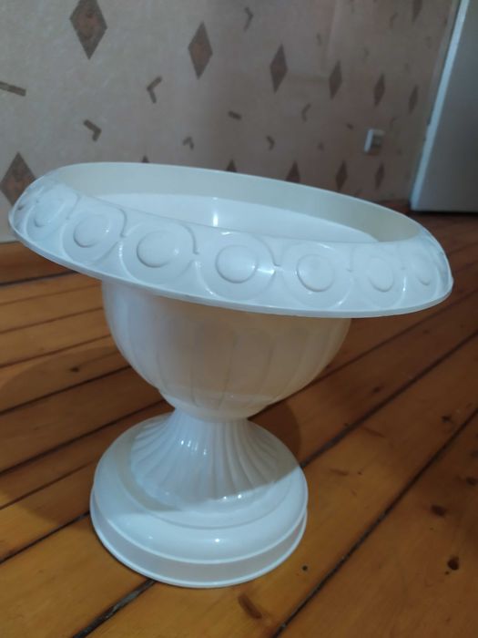 Ваза пластик, СовПластИтал , в наличии 2 шт