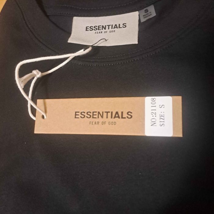 Tricou Essentials Calitate Inalta S,M,L Cu eticheta si punga originala