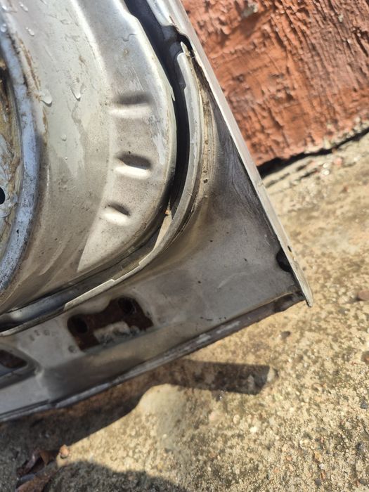 Правая дверь Mercedes W202