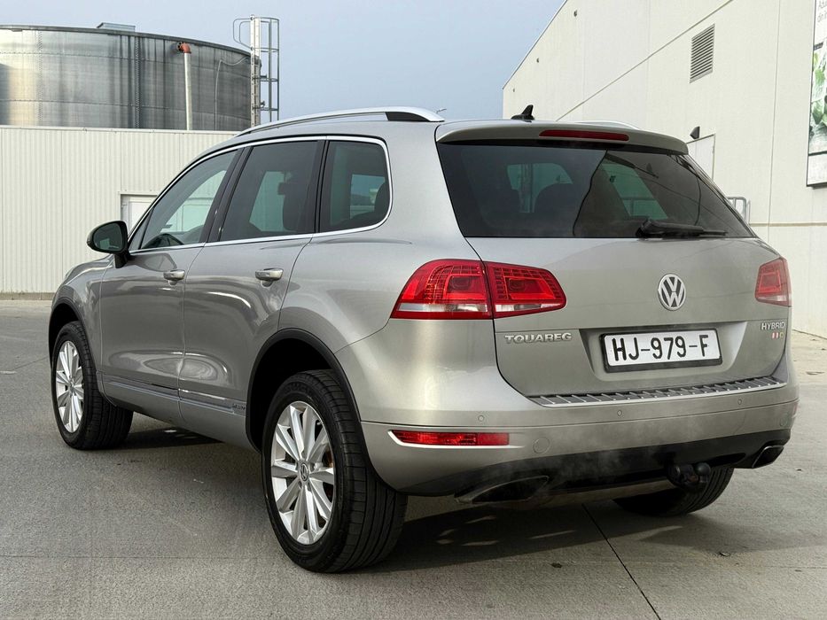 Volkswagen Touareg 3.0 TSI Hybrid Highline 361 CP