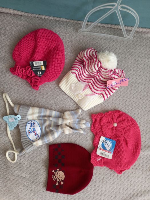 Шапки новый за дешева