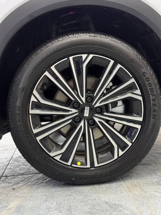 Kia, BYD or Geely EX5 EM-I