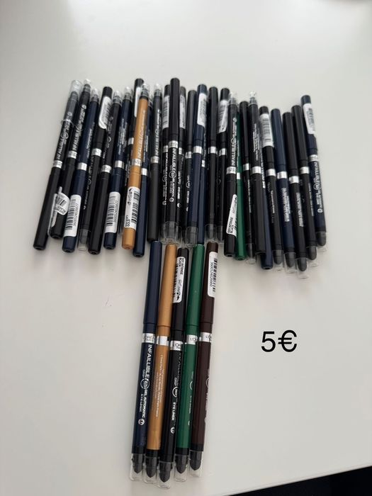 Моливи за очи вежди и устни