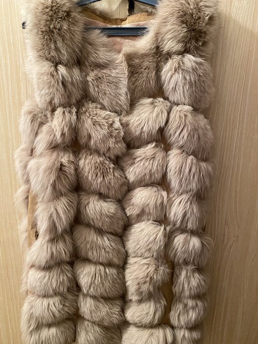 Меховая жилетка