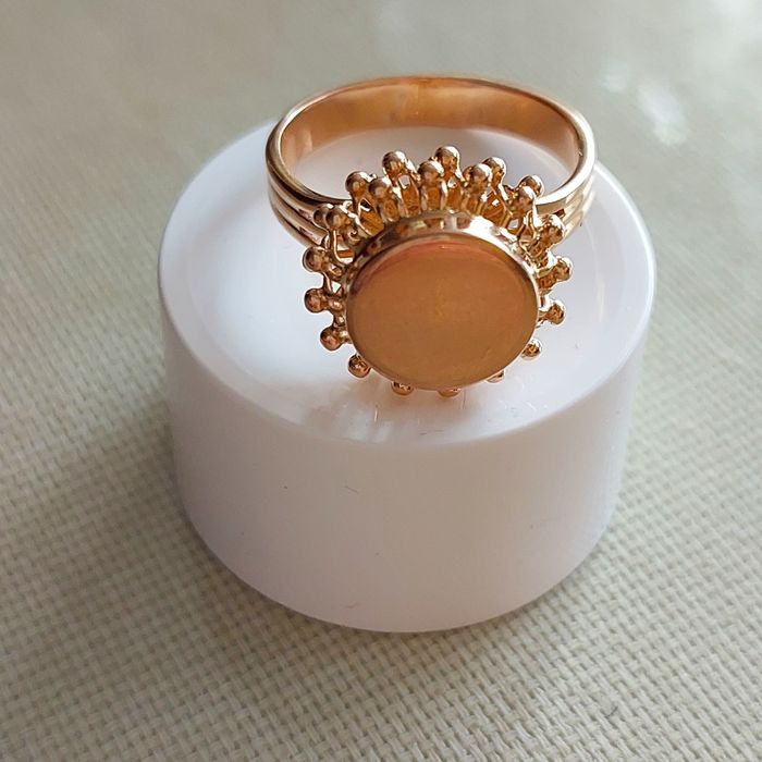 Золото СССР
Необычная модель
«СОРОКОНОЖКА»,