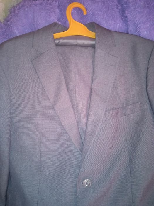 Продам классический костюм