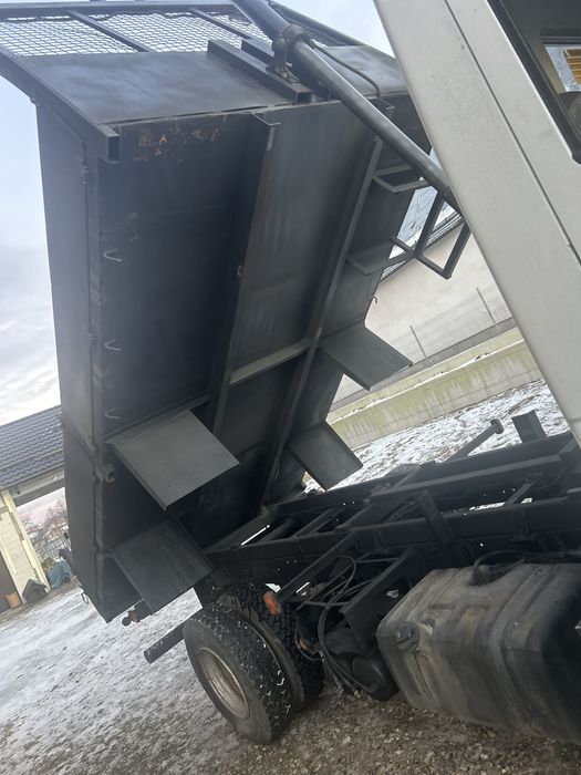 Camion iveco eurocargo 7,5 tone basculabil 2006 volan dreapta