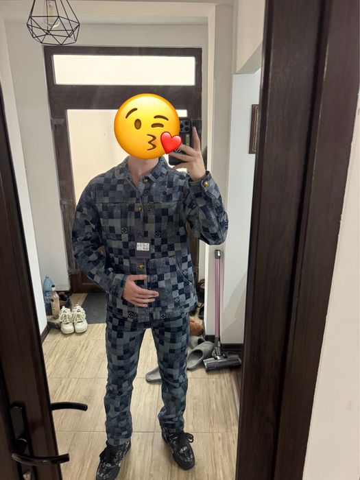 Compleu LOUIS VUITTON Denim NOU cu etichete