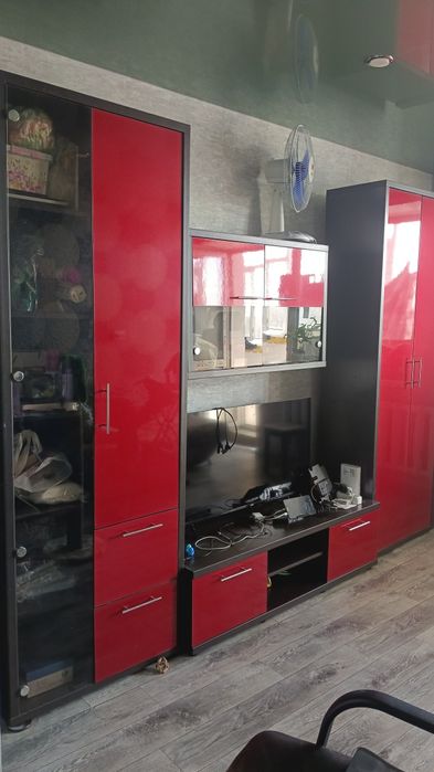 СРОЧНО!  Стенка в зал