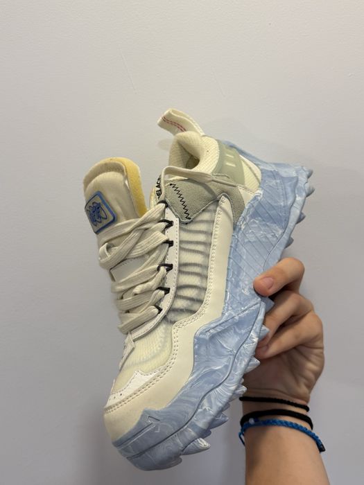 Off White Odzy 1000