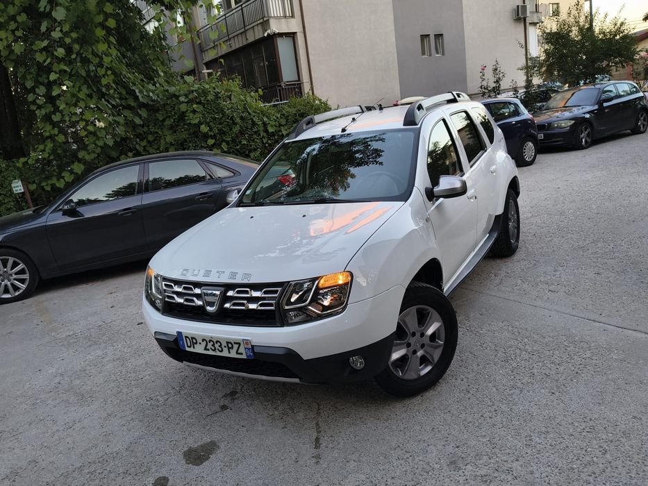 Vând dacia duster