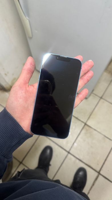 Продам 13 айфон 128 гб