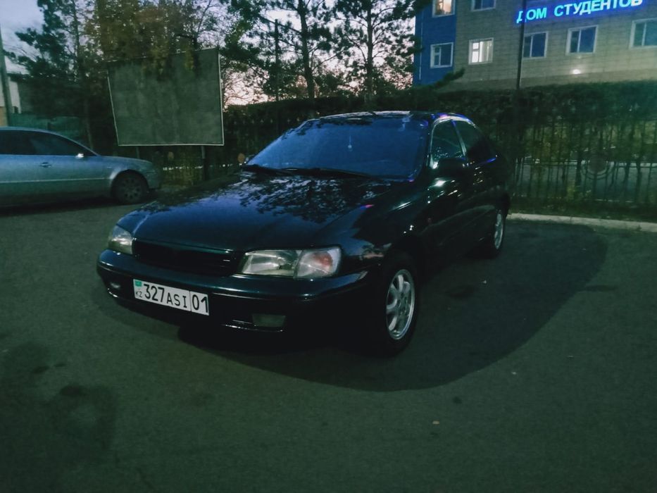 Продам машину Тойота Карина