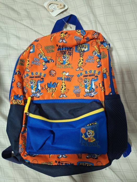 Vand ghiozdan nou pt baietel