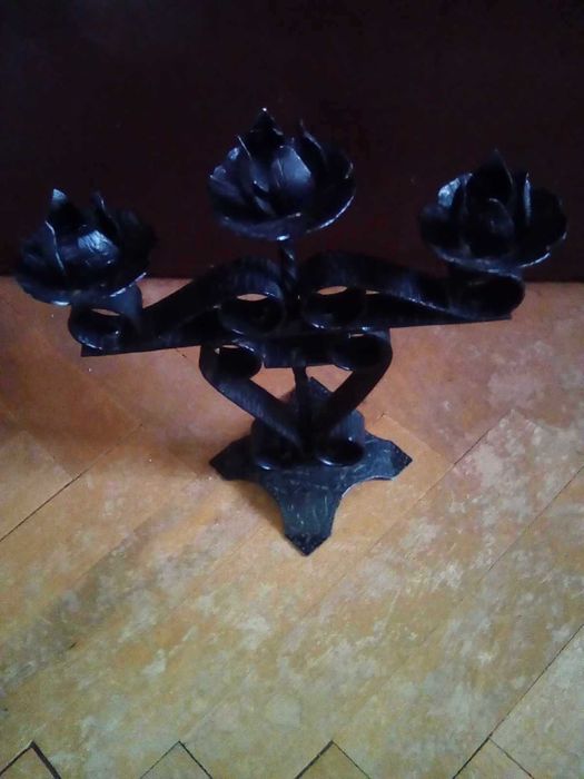 Троен свещник от ковано желязо уникална ръчна изработка