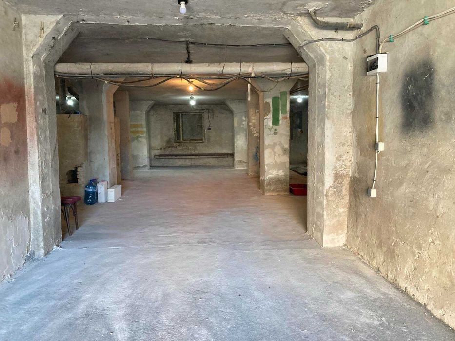 Дава се под наем Склад в Търговище, Център - 140 кв.м за 255 € - Снимка #1