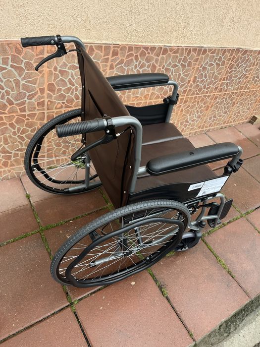 Scaun cu Rotile cu vas de toaleta