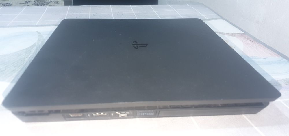 Playstation 4 pro 1 tb