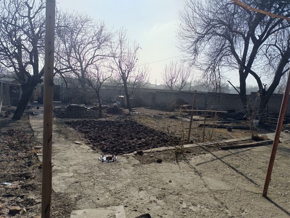 Продаю участок. Земля находится в центре, 9 микрорайон.