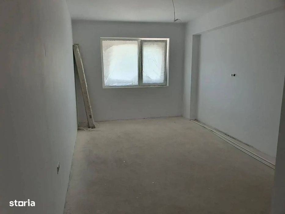 Metrou Teclu 3 camere 99 mp, curte proprie 44 mp Bloc Nou