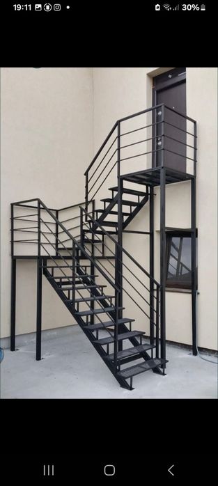 Scări metalice zincate