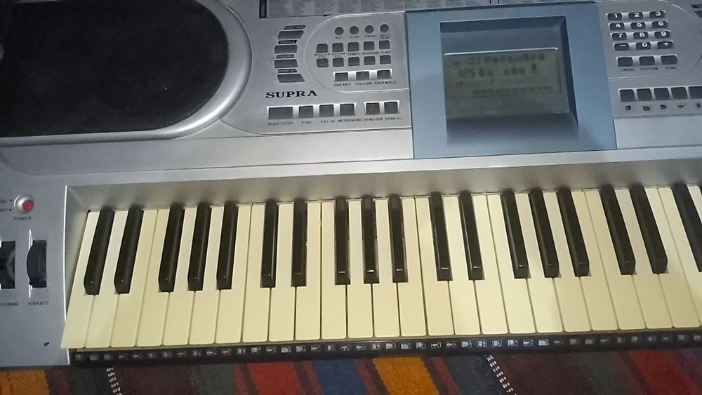 Sintizator Supra 611