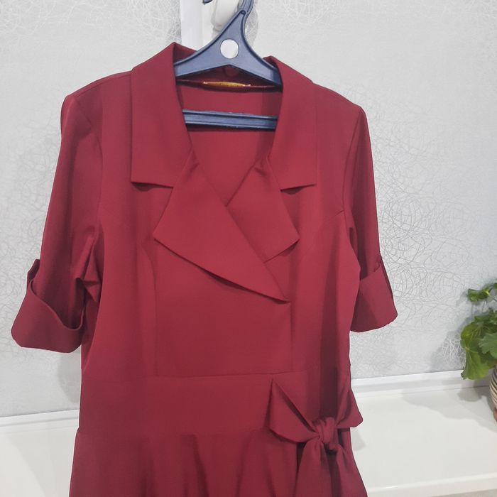 Нарядное женское платье