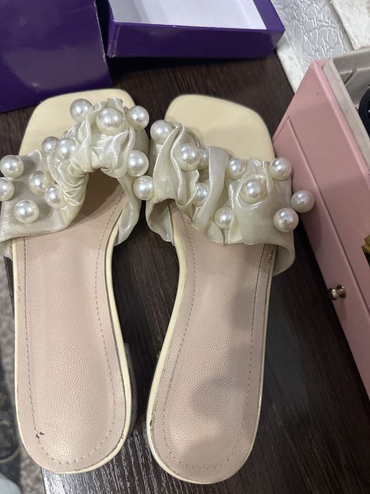 Туфли  2  түрлі.