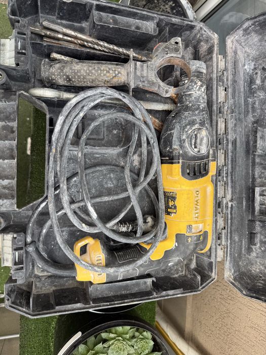 Перфоратор Dewalt D25143K