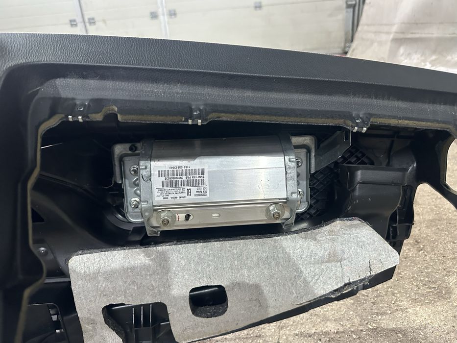 Табло със десен airbag за BMW e90/e91 face start бутон!