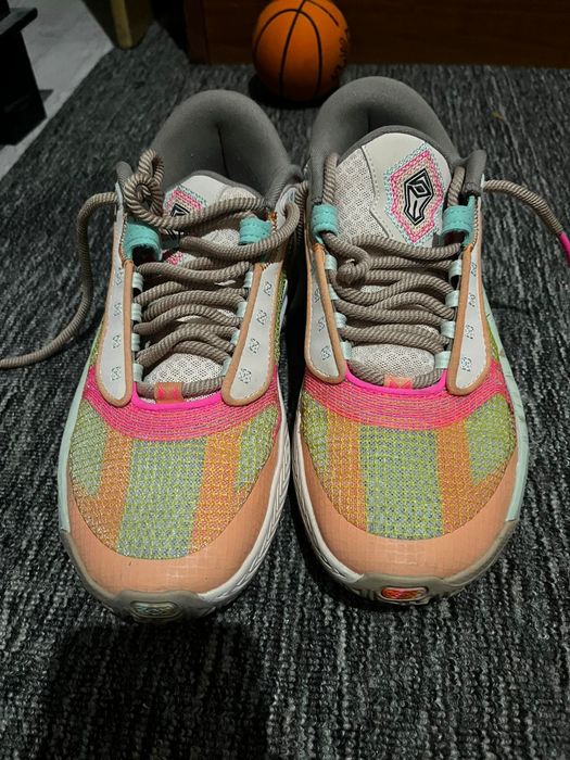 Продам баскетбольные кроссовки