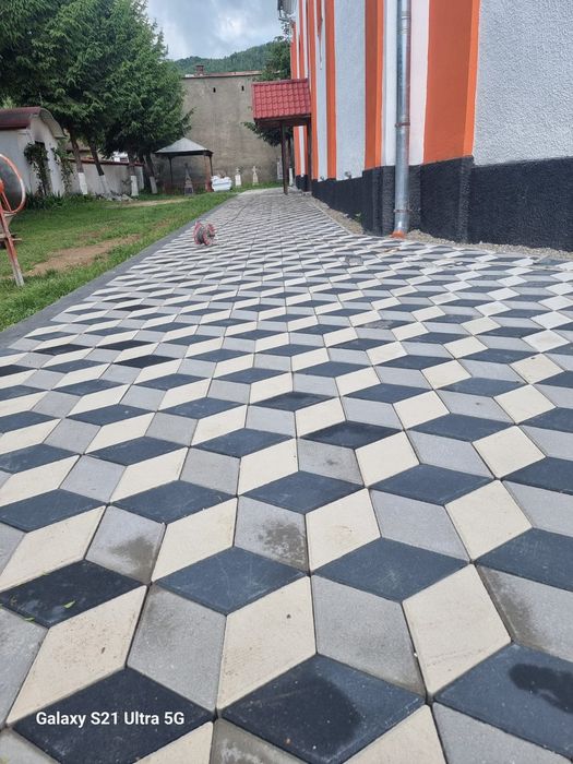 Echipa montaj pavaje și borduri.