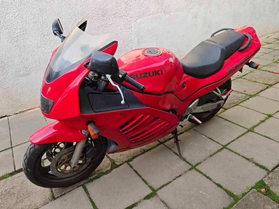 Motocicleta Suzuki RF600R