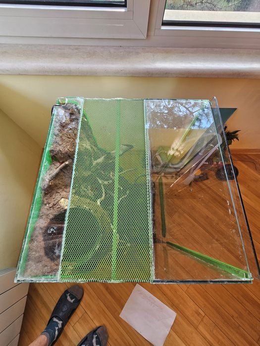 Терариум за гущер, жабки и др влечуги. 80.5х40.5х40см. Аксесоари