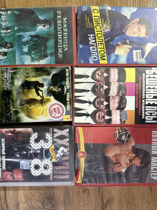 Диски кассеты VHS