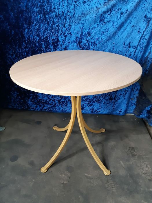 продам столы для кафе ресторанов кухни.