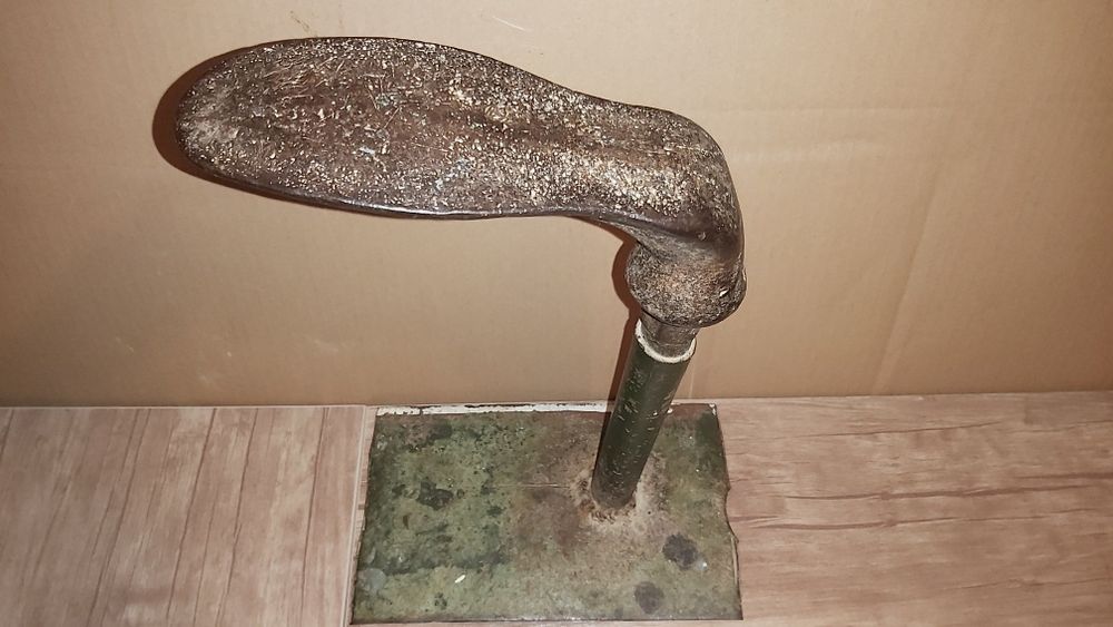 Сапожная лапа на подставке