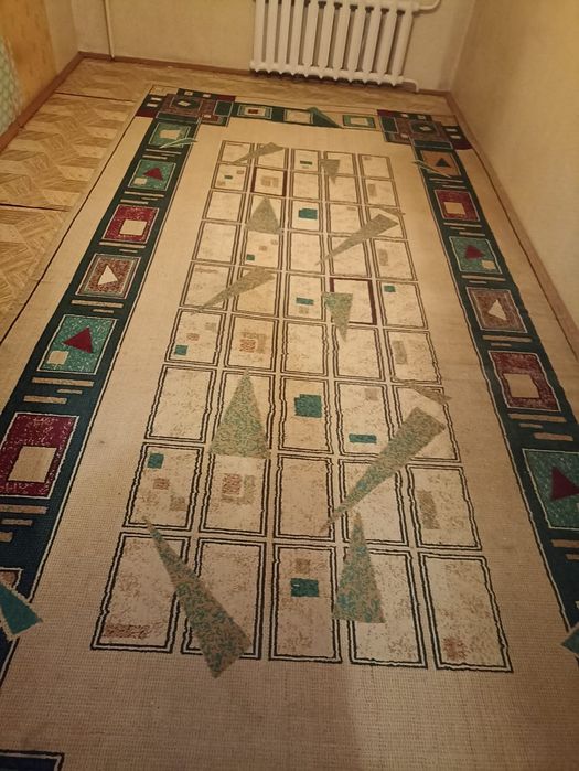 Продам ковры[4шт].