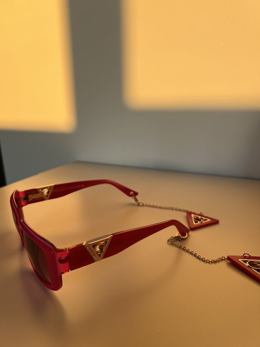 Оригинални дамски очила Guess