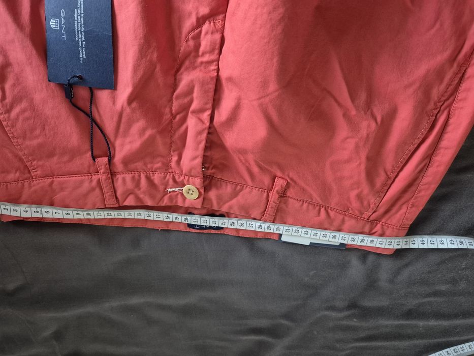 Продавам нов мъжки панталона GANT