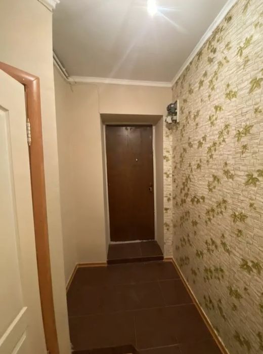 Продаётся 1 ком кв Сулейменова