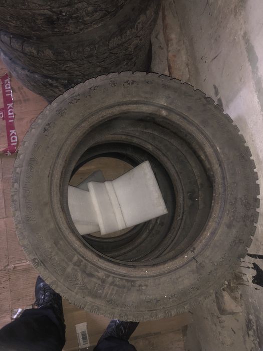 Продам шины на 16