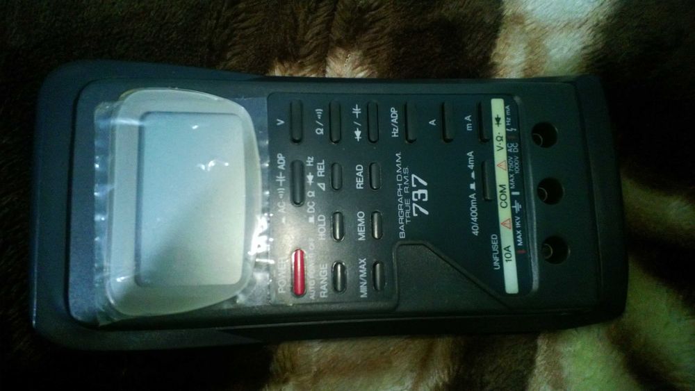 Multimetru profesional cu taste si memorie HC 737 nou