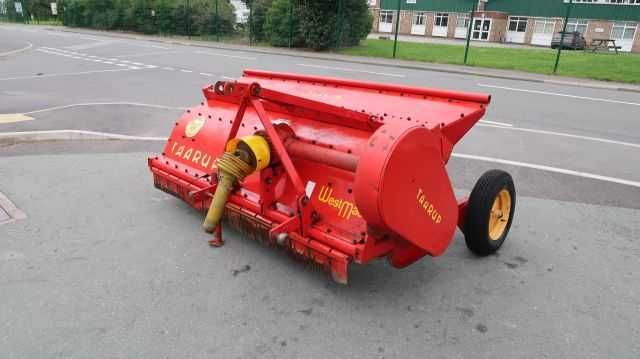 Tocatoare Taarup purtata sau tractata  resturi vegetale coceni porumb paie cartofi 1,3 m 1,5 m 2,3 m Tocatoare Siloz verde Taarup Fiat 640 Fiat 80 90