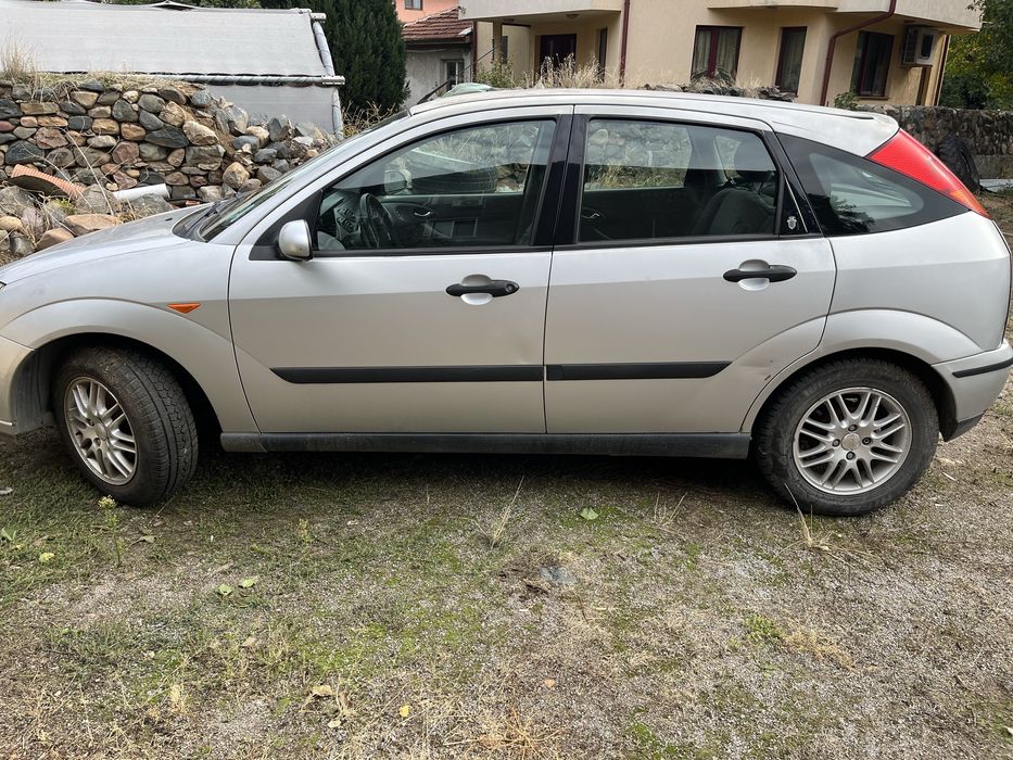 Продавам Форд фокус Ghia